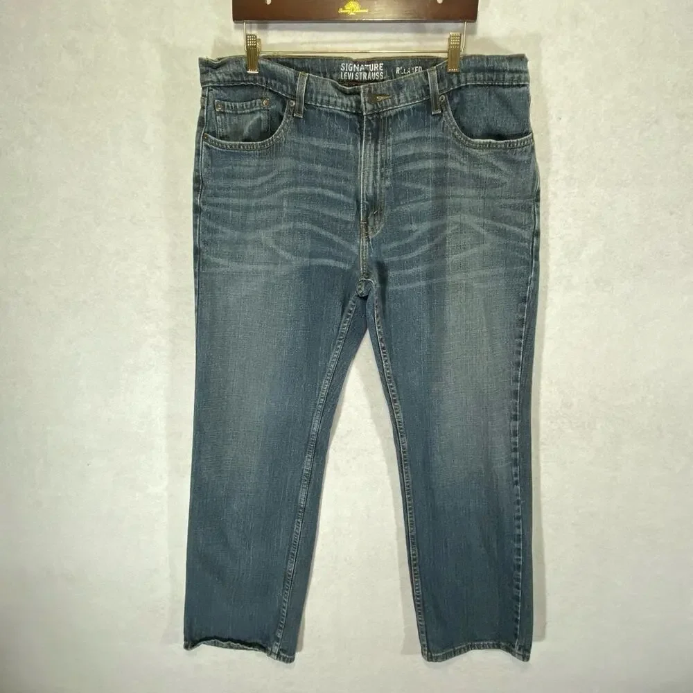 LEVIS Signature Series “RelaxedFit”  Mens Jeans Size 40 x 32